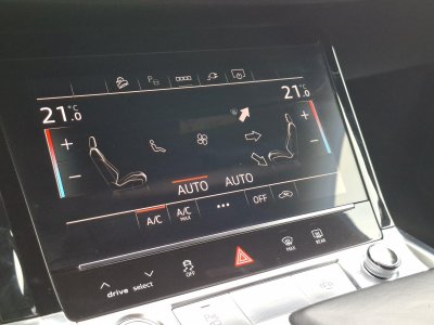 Audi e-tron SPORTBACK Sportback 55 quattro 408 ch S line   - 29