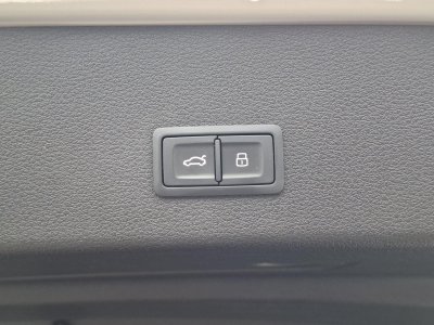 Audi e-tron SPORTBACK Sportback 55 quattro 408 ch S line   - 42