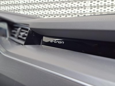 Audi e-tron SPORTBACK Sportback 55 quattro 408 ch S line   - 46