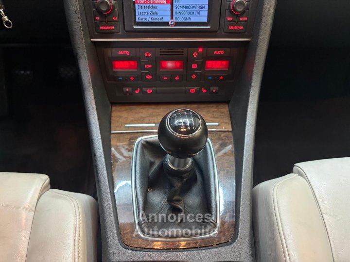 Audi S4 AVANT 42 V8 Quattro - 9