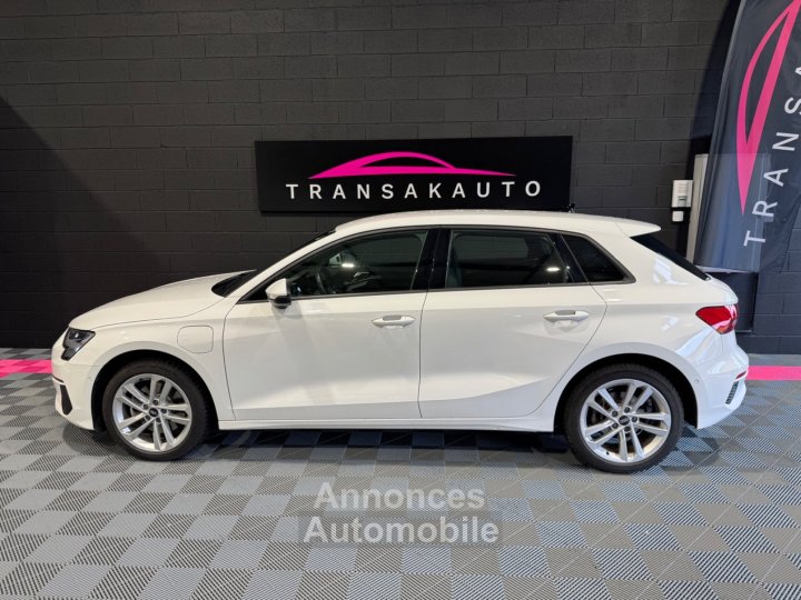 Audi A3 Sportback 40 TFSIe 204 S tronic 6 S Line int&eacute;rieur - 4