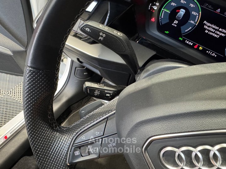 Audi A3 Sportback 40 TFSIe 204 S tronic 6 S Line int&eacute;rieur - 26