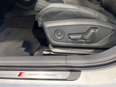 Audi A3 Sportback 40 TFSIe 204 S tronic 6 S Line int&eacute;rieur   - 30