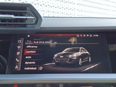 Audi A3 Sportback TFSI Mild Hybrid 116 S tronic 7 S line - 24