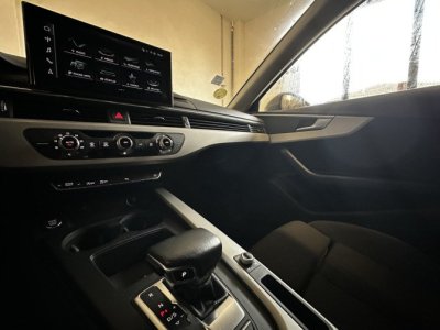 Audi A4 Avant B9 30 TDI 136ch Business line S tronic 7   - 19