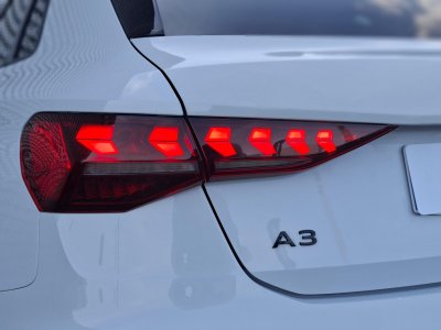 Audi A3 Sportback TDI 150 S tronic 7 S line   - 43