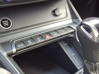 Audi Q3 35 TFSI 150 ch S tronic 7 S line plus   - 39