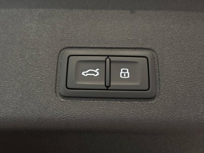 Audi Q3 HYBRIDE e-hybrid 272 ch S tronic 6 S line   - 22