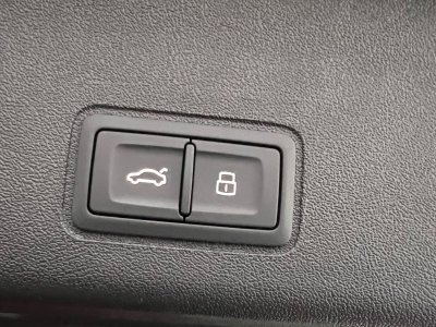 Audi Q3 HYBRIDE e-hybrid 272 ch S tronic 6 S line   - 12