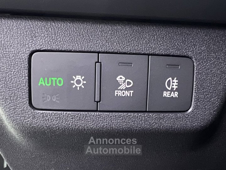 Audi Q3 HYBRIDE e-hybrid 272 ch S tronic 6 S line - 23