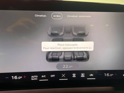 Audi Q3 HYBRIDE e-hybrid 272 ch S tronic 6 S line   - 46