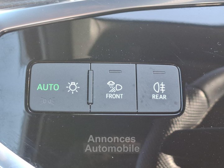 Audi Q3 Sportback 45 TFSIe 245 ch S tronic 6 S line - 9