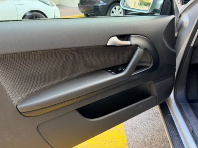 Audi A3 19 TDI 105CH AMBIENTE S TRONIC 6 3P - 12