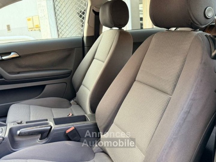 Audi A3 19 TDI 105CH AMBIENTE S TRONIC 6 3P - 13