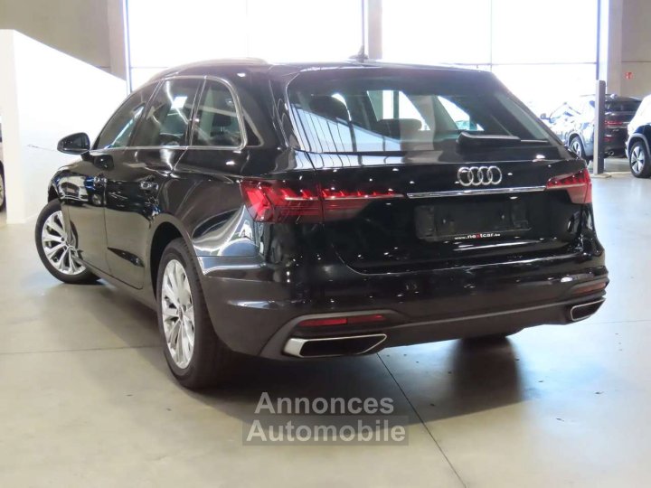 Audi A4 30TDi Avant Adv STRONIC - 4