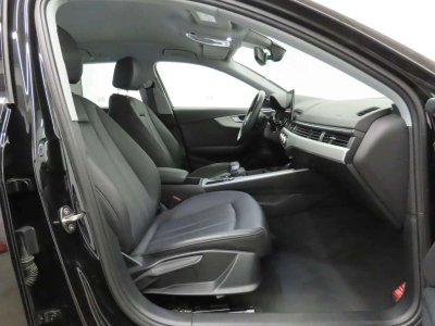 Audi A4 30TDi Avant Adv STRONIC   - 8