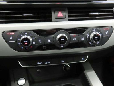 Audi A4 30TDi Avant Adv STRONIC   - 12