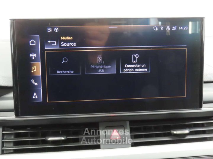 Audi A4 30TDi Avant Adv STRONIC - 16