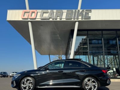 Audi A3 Berline S Line 150CH Toit Ouvrant Affichage T&ecirc;te Haute Cam&eacute;ra Carplay Volant M&eacute;plat Si&egrave;ges chauffants 18P Garantie 6 ans 419-mois   - 2