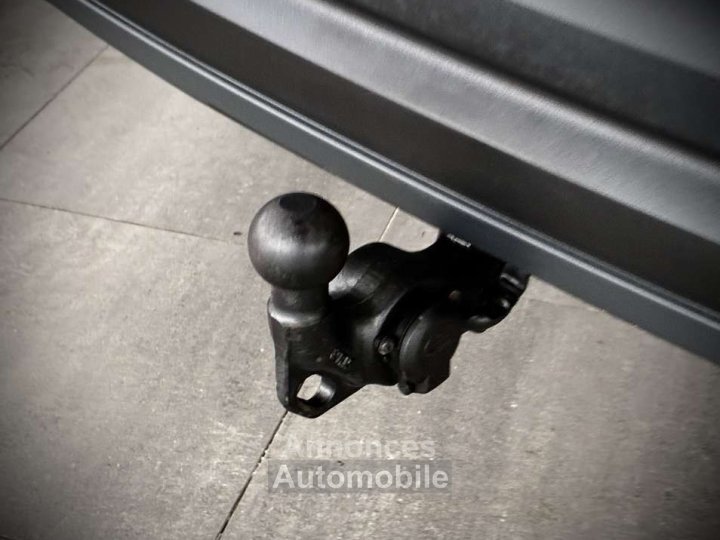 Audi Q3 20TDi-LED-COCKPIT-GPS-JANTES20-ATTELAGE-PDC - 11