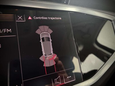 Audi Q3 20TDi-LED-COCKPIT-GPS-JANTES20-ATTELAGE-PDC   - 21