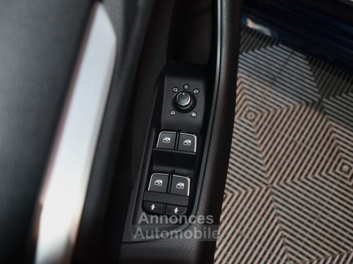 Audi A3 Sportback S-Line 40 TFSI 190 Quattro S-Tronic GPS TO Keyless Si&egrave;ges &Eacute;lectriques Drive LED Cam&eacute;ra JA 18 Bleu Cosmos - 11