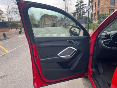 Audi Q3 35 TDI 150 ch S tronic 7 Business line // VIRTUAL COCKPIT   - 29