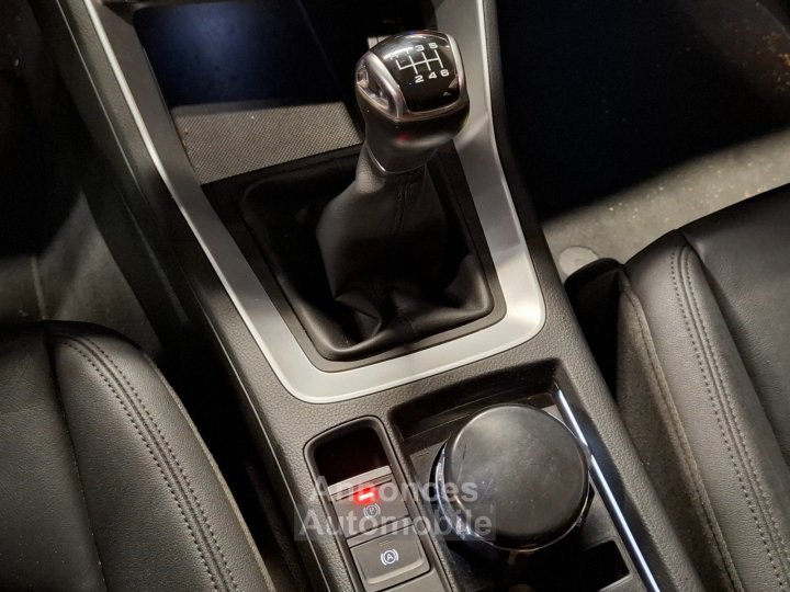 Audi Q3 35 TFSI 150 ch Design Luxe - 26