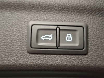 Audi Q3 35 TDI 150 ch S tronic 7 Design Luxe   - 8