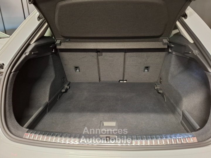 Audi Q3 35 TDI 150 ch S tronic 7 Design Luxe - 9