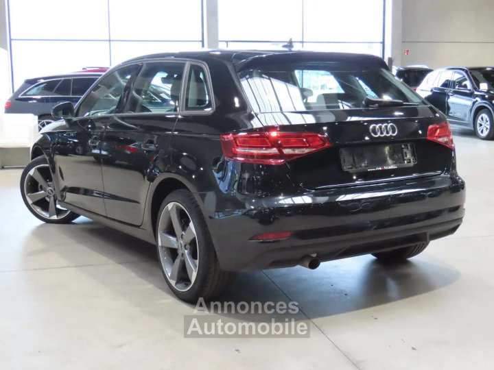 Audi A3 Sportback 30TFSi Design - 4