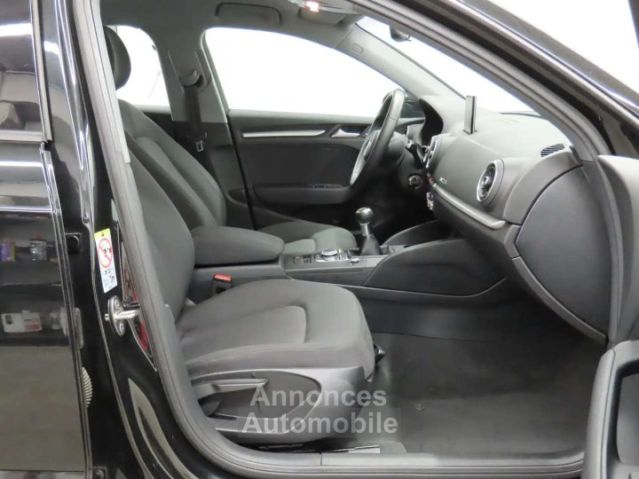 Audi A3 Sportback 30TFSi Design - 5