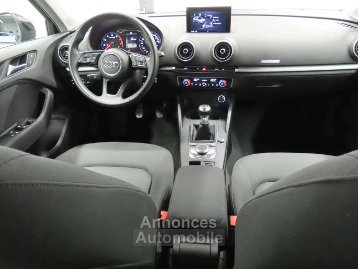 Audi A3 Sportback 30TFSi Design - 7