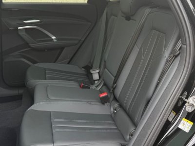 Audi Q5 20 50 tfsi e quattro 299 ch 250 phev s-line toit ouvrant   - 11