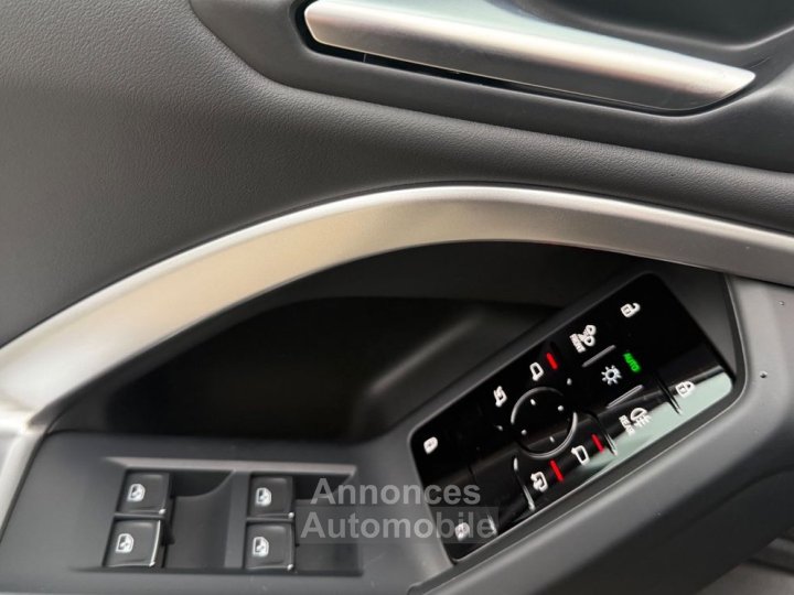 Audi Q5 20 50 tfsi e quattro 299 ch 250 phev s-line toit ouvrant - 12