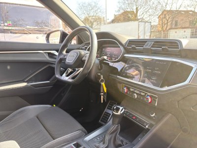 Audi Q3 45 TFSIe 245 ch S tronic 6 S line   - 37