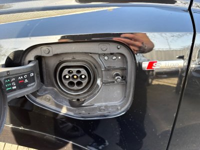 Audi Q3 45 TFSIe 245 ch S tronic 6 S line   - 38