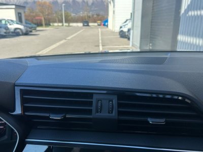 Audi Q3 15l 35 tfsi 150ch design apple carplay sans fil %2B sieges chauffants radars av-ar   - 18