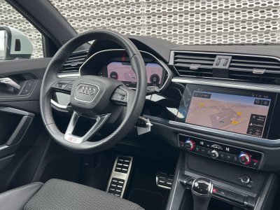 Audi Q3 35 TFSI 150 ch S tronic 7 S line   - 9