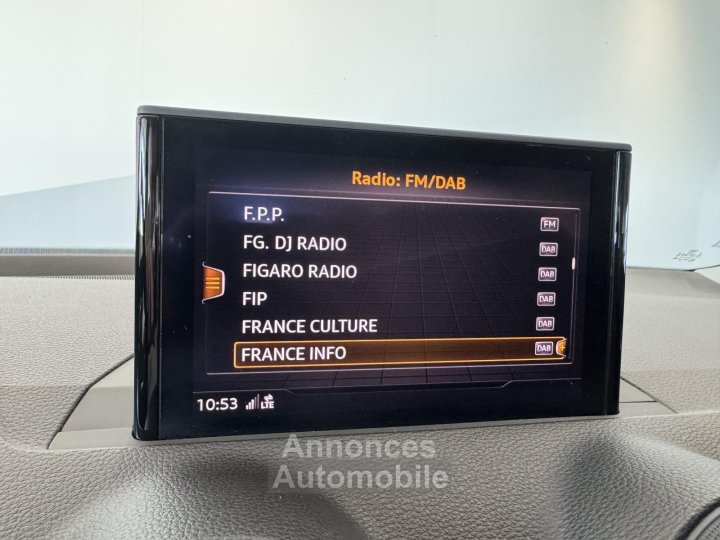 Audi Q2 35 TFSI COD 150 S tronic 7 Sport - 17