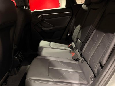 Audi Q3 35 TFSI 150 ch S tronic 7 S line   - 7