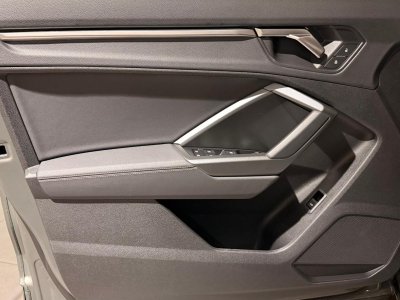 Audi Q3 35 TFSI 150 ch S tronic 7 S line   - 24