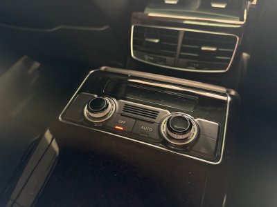 Audi A8 Avus 20 TFSi Hybrid Tiptronic 245 CV - Cam&eacute;ra de recul - si&egrave;ges chauffants   - 19