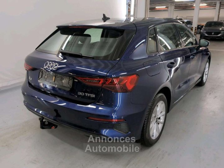 Audi A3 Sportback 30TFSI Stronic - 4