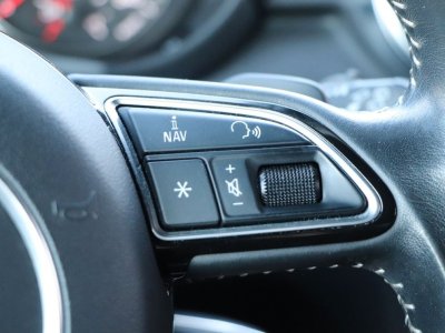 Audi A1 14 tfsi 150 s-line bva   - 23