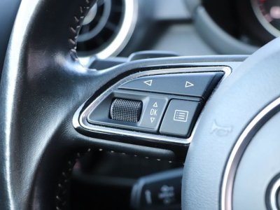 Audi A1 14 tfsi 150 s-line bva   - 24