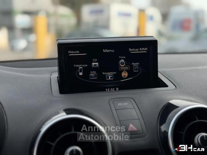 Audi A1 10 TFSI 95cv ULTRA AMBITION LUXE S-TRONIC / CLIMATISATION / FEUX AUTO / GARANTIE - 13