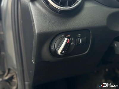 Audi A1 10 TFSI 95cv ULTRA AMBITION LUXE S-TRONIC / CLIMATISATION / FEUX AUTO / GARANTIE   - 16