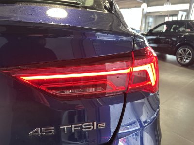 Audi Q3 45 TFSIe 245 ch S tronic 6 S line   - 7