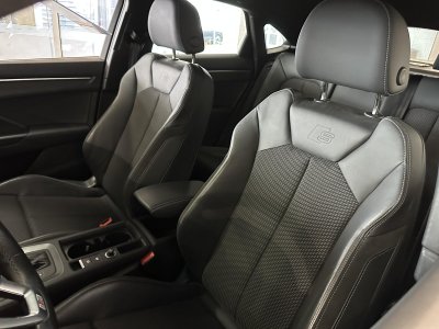 Audi Q3 45 TFSIe 245 ch S tronic 6 S line   - 14